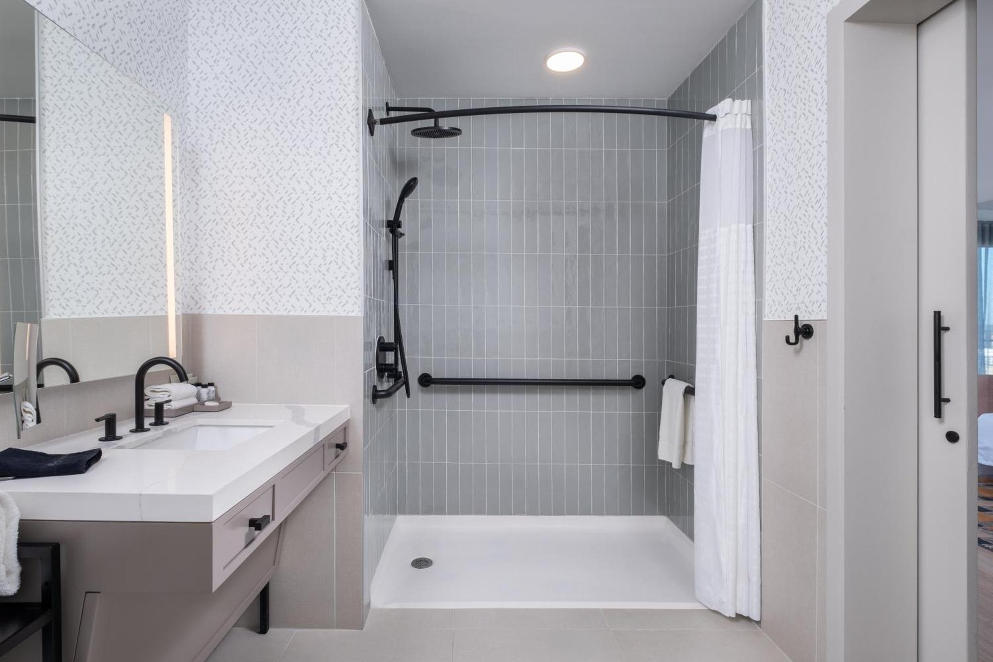 Denizen Hotel ماككيني المظهر الخارجي الصورة